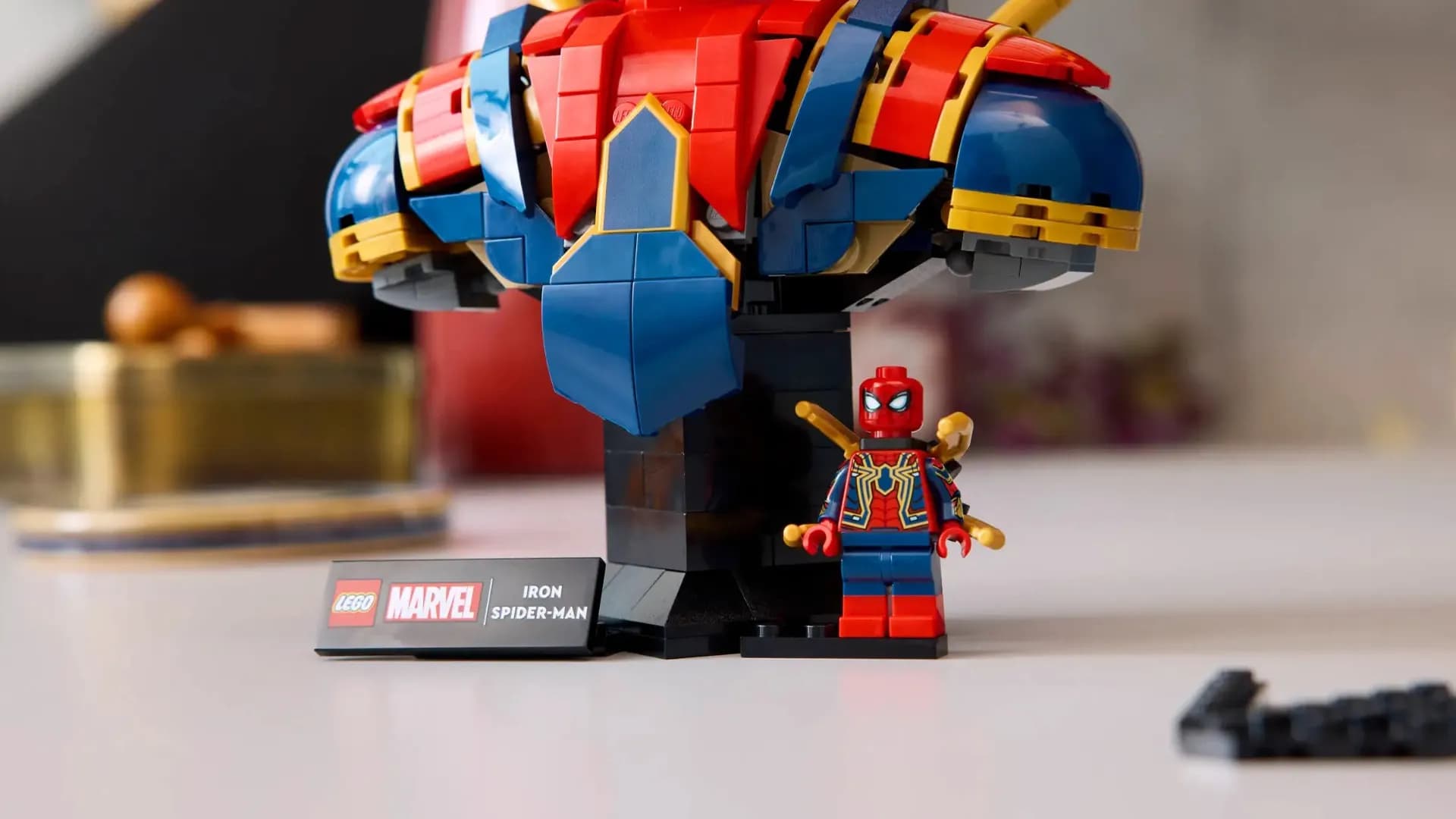 Конструктор LEGO Marvel Бюст Железного Человека-Паука (76326)