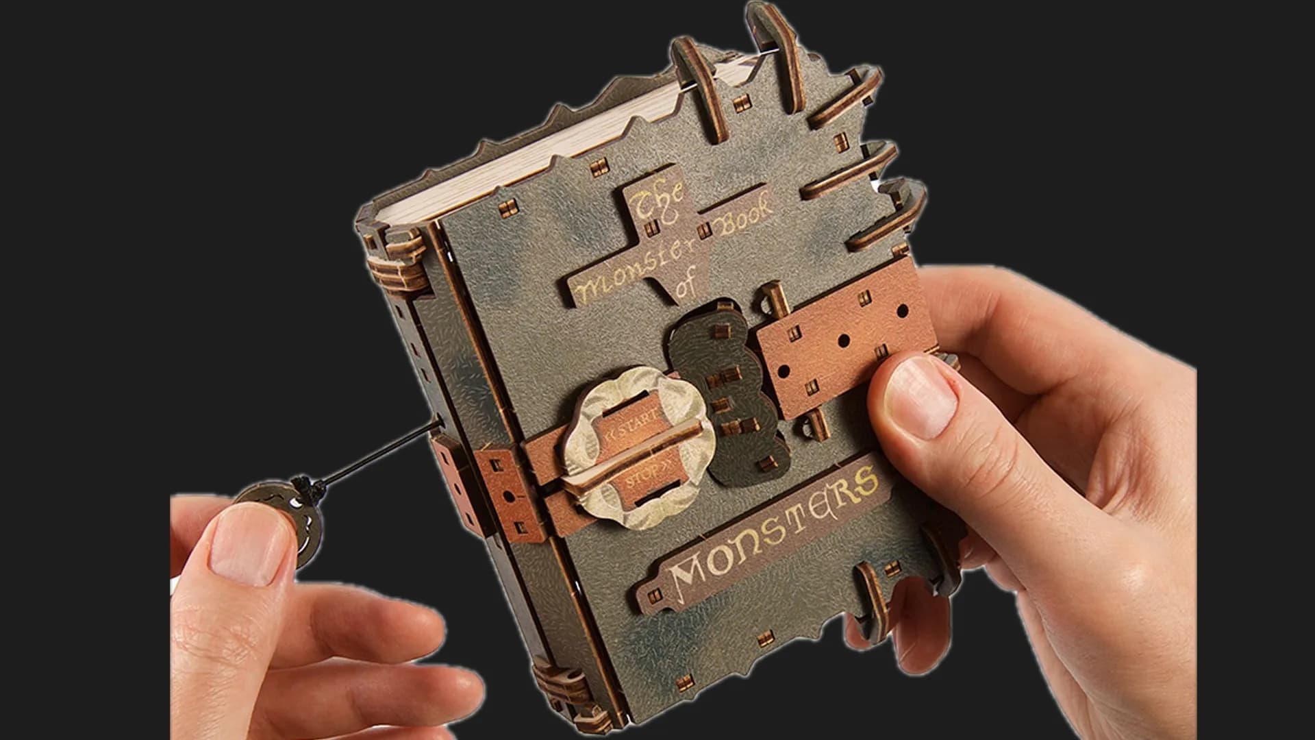 Деревянный 3D конструктор UGEARS Книга Монстров (70274)