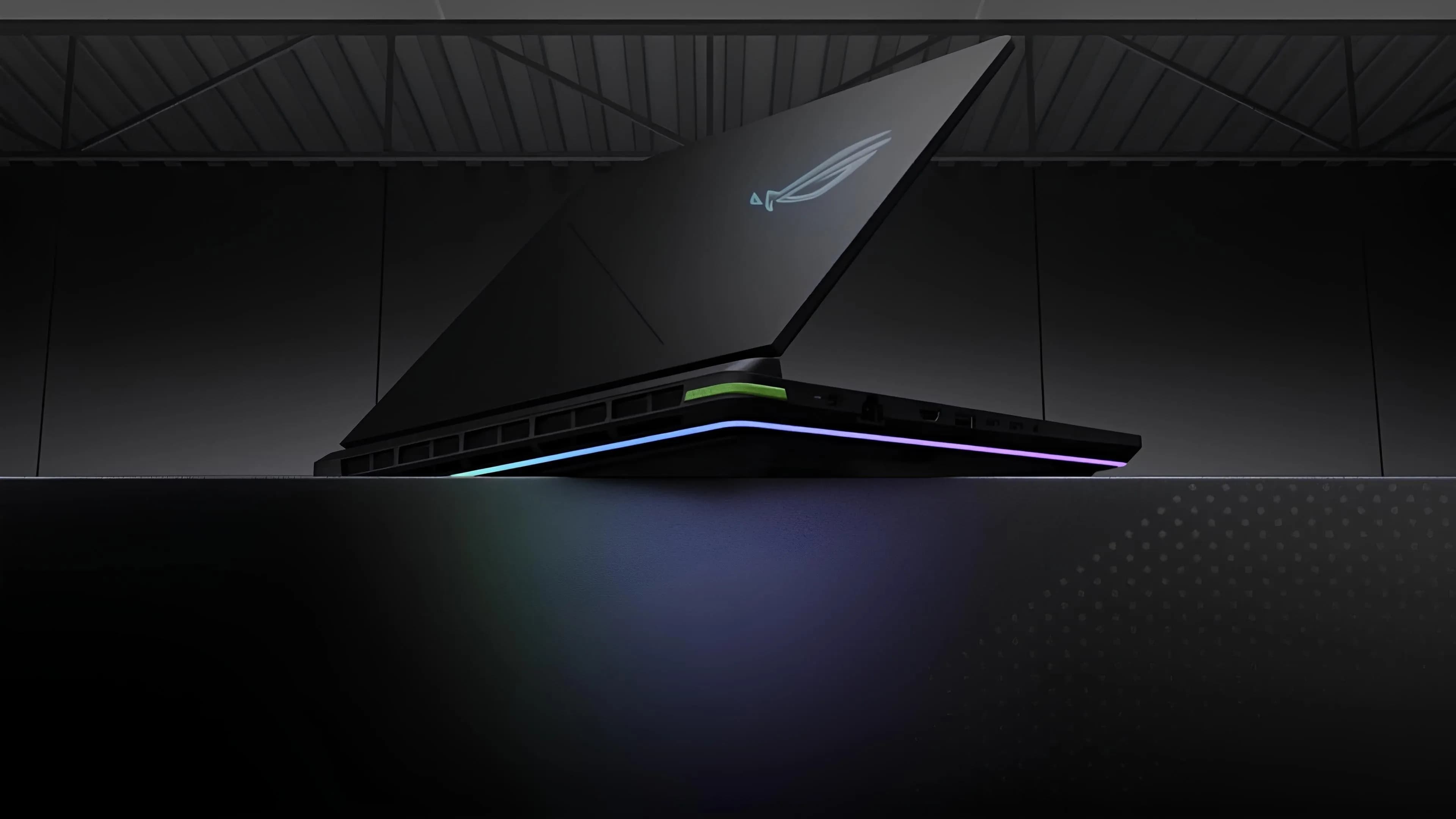 Ноутбук Asus ROG Strix G18 G815 18" (Intel Core Ultra 9/32GB/2TB (SSD)/RTX 5070Ti) (G815LR-IS100)