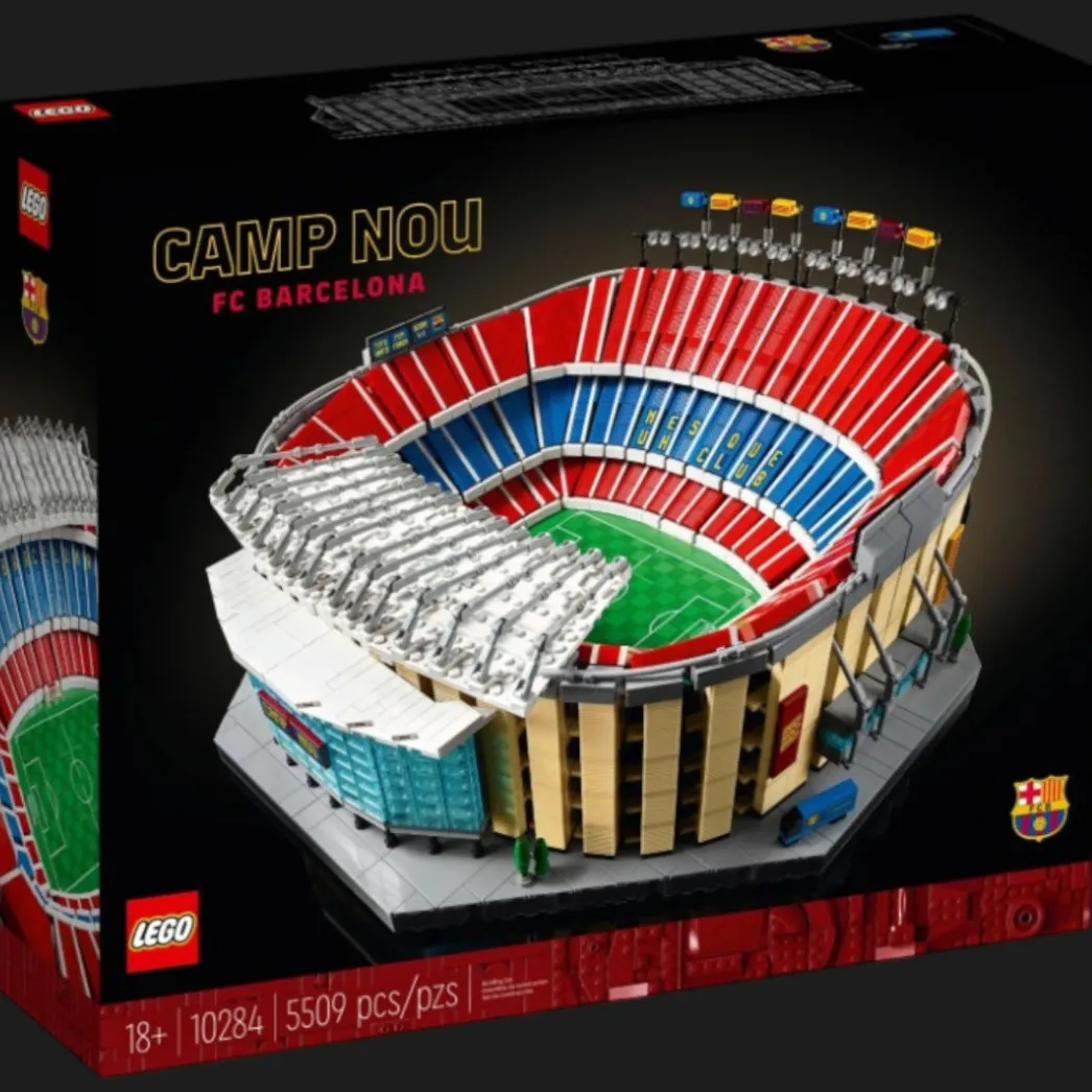 Конструктор LEGO Icons Стадион Камп-Ноу Футбольный клуб «Барселона»